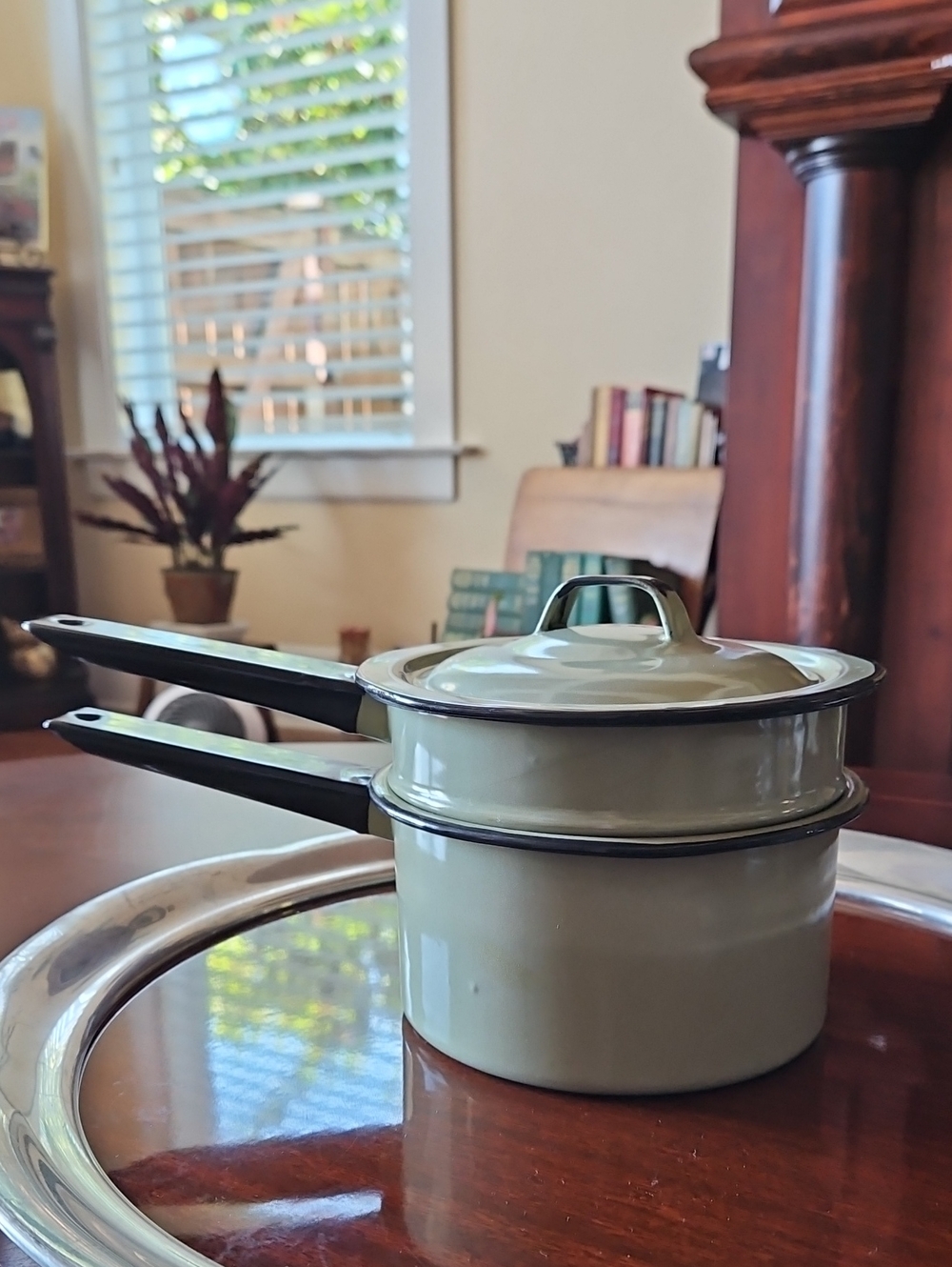 Vintage Green Enamelware Double Boiler 3-Piece Set with Lid - Farmhouse Decor